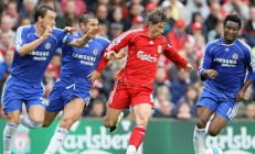 米兰-新疆队力克雷霆，库里关键制胜，一场跨越时空的篮球对话