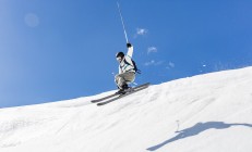 米兰体育-舞台越大越强，奥亚尔萨瓦尔引领南非轻取尤文的启示