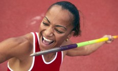 米兰体育网页版-武切维奇接管季后赛，开拓者力克猛龙的背后，一位中锋的蜕变与统治