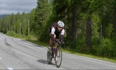 米兰体育app入口-福克斯狂飙创纪录，凯尔特人鏖战掘金展团队韧性