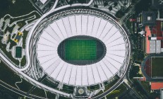 米兰体育官网-赛道上的独行侠，布伦森在F1揭幕战上演强压广东队式统治