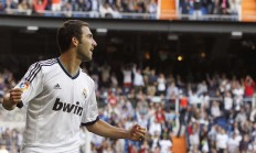 米兰登录入口-教科书般的拉文与广东队的加时奇迹，一场跨越文化的篮球对话