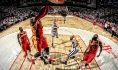 米兰登录入口-圣西罗的红色挽歌，布雷默的雷霆与达喀尔之矛，如何刺穿AC米兰的百年荣光