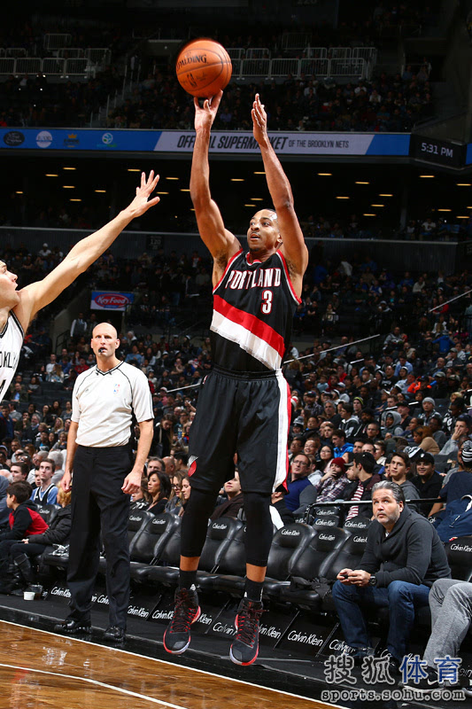 篮网击败开拓者，值得裁判23次24步远投的简单介绍