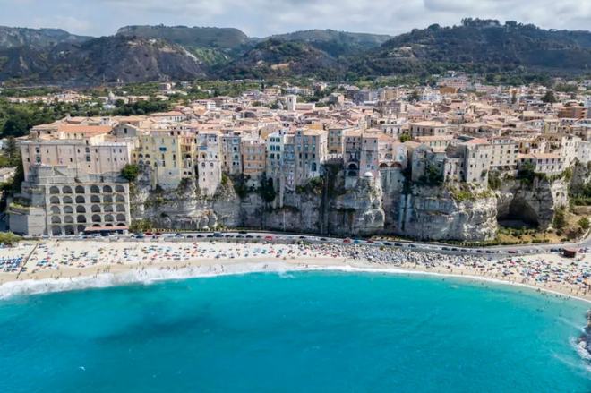 克罗托内击败巴里，保级前景一片光明