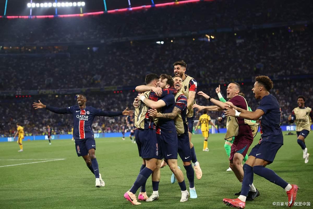 关于法国客场战胜阿尔巴尼亚，领先集团的信息