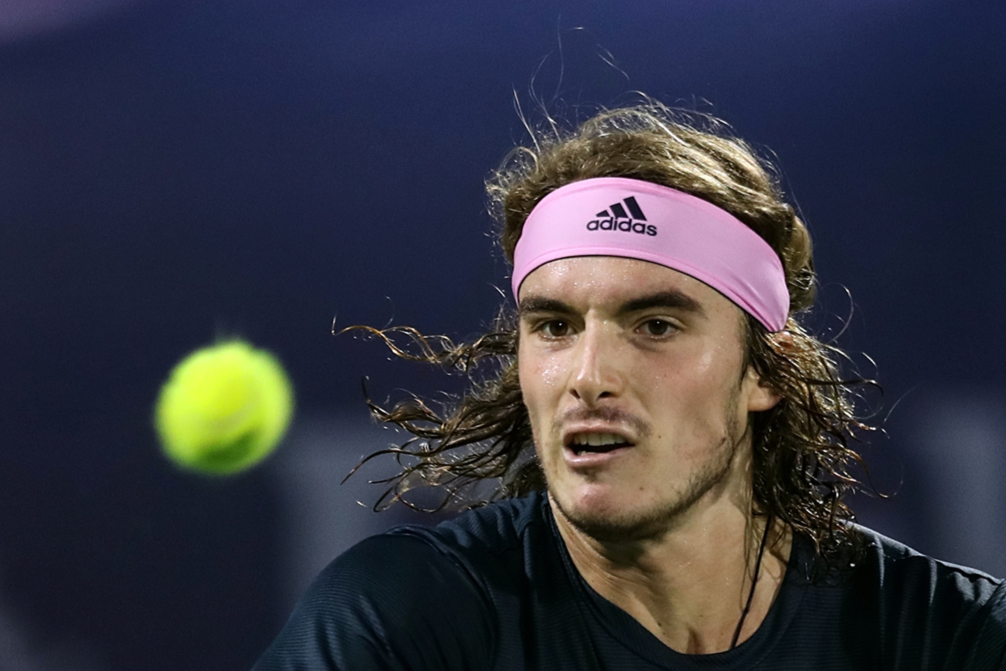 法国网球队爆冷美国网球队，西西帕斯高光表现的简单介绍