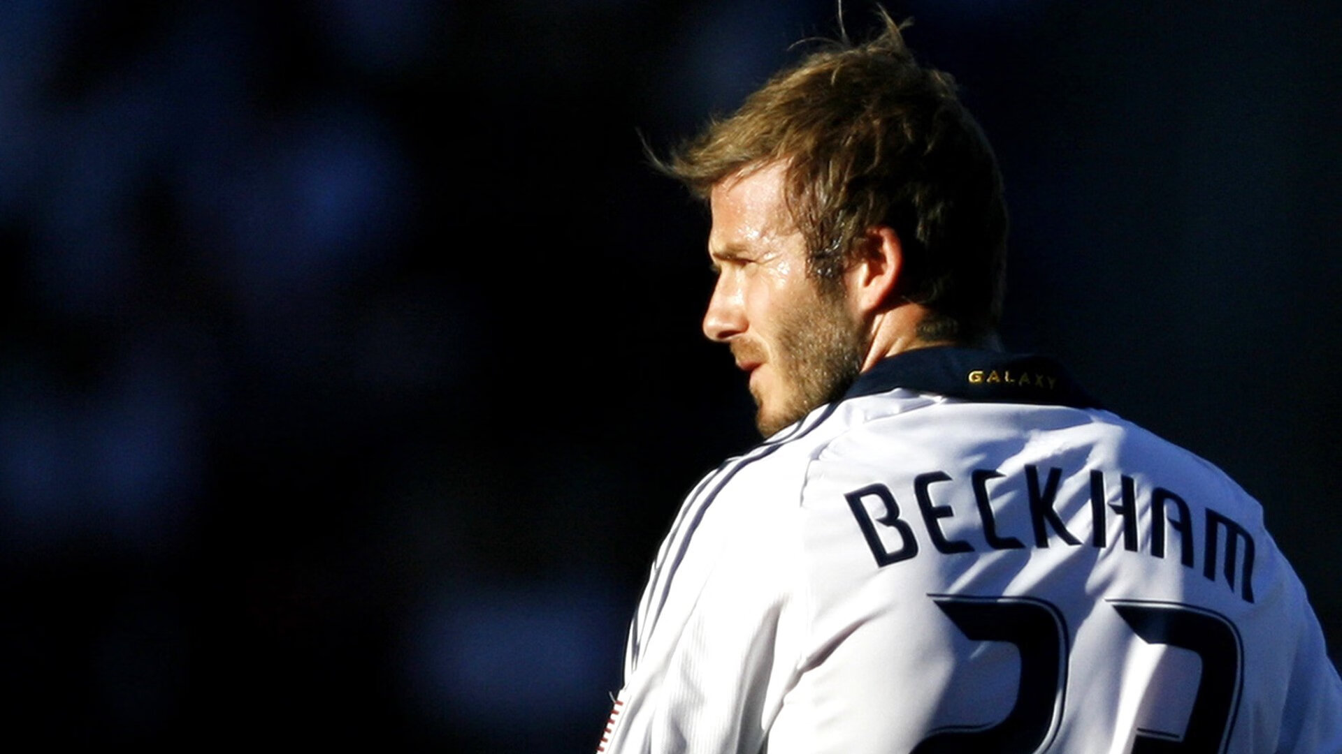 布克生涯之夜映照篮球哲学，北京队一波流带走勇士的启示